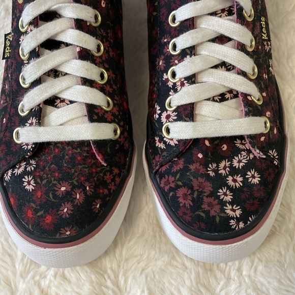 Keds Women's Jump Kick Floral Sneaker - Picture 4 of 13